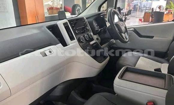 Buy Used Toyota Hiace White Car in Asgabat in Asgabat Buy Used Toyota Hiace White Car in Asgabat in Asgabat