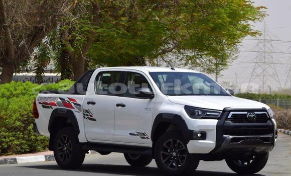 Buy Used Toyota Hilux White Car in Asgabat in Asgabat Buy Used Toyota Hilux White Car in Asgabat in Asgabat