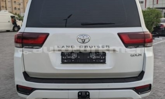 Buy Used Toyota Land Cruiser White Car in Asgabat in Asgabat Buy Used Toyota Land Cruiser White Car in Asgabat in Asgabat