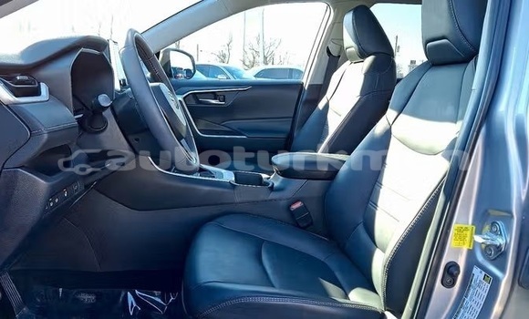 Buy Used Toyota RAV4 Silver Car in Asgabat in Asgabat Buy Used Toyota RAV4 Silver Car in Asgabat in Asgabat