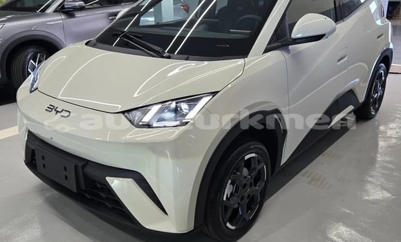 Buy Used BYD S6 White Car in Asgabat in Asgabat