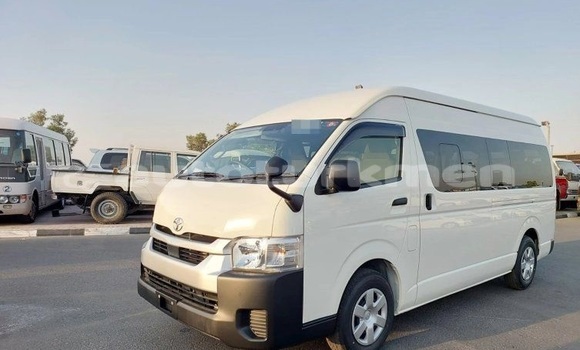 Buy Used Toyota Hiace White Car in Asgabat in Asgabat