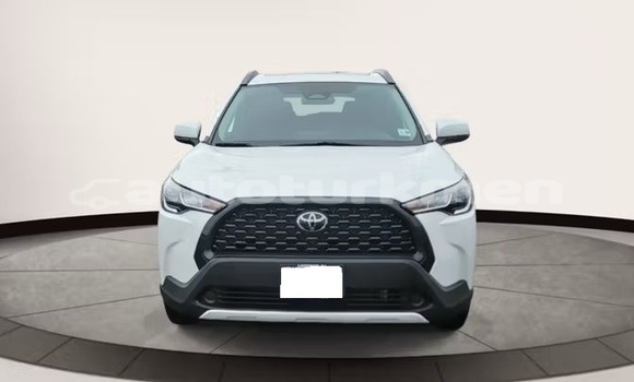 Buy Used Toyota Corolla Cross White Car in Asgabat in Asgabat