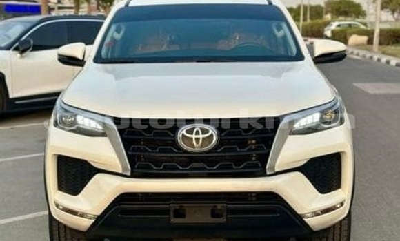 Buy Used Toyota Fortuner White Car in Asgabat in Asgabat Buy Used Toyota Fortuner White Car in Asgabat in Asgabat