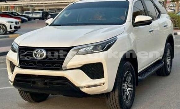 Buy Used Toyota Fortuner White Car in Asgabat in Asgabat Buy Used Toyota Fortuner White Car in Asgabat in Asgabat
