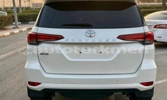 Buy Used Toyota Fortuner White Car in Asgabat in Asgabat Buy Used Toyota Fortuner White Car in Asgabat in Asgabat