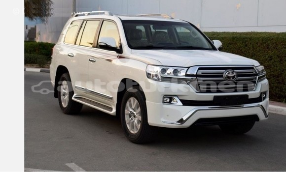 Buy Used Toyota Land Cruiser White Car in Turkmenabat in Lebap