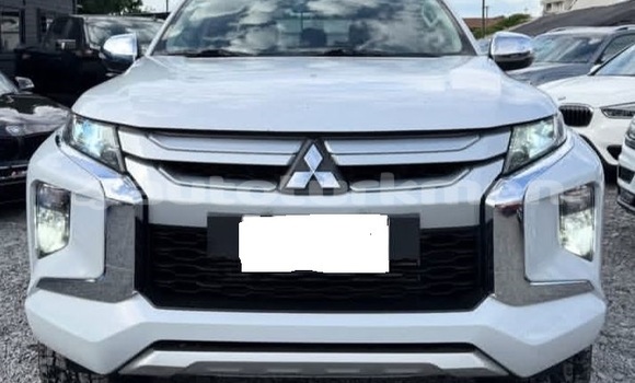 Buy Used Mitsubishi L200 White Car in Asgabat in Asgabat Buy Used Mitsubishi L200 White Car in Asgabat in Asgabat
