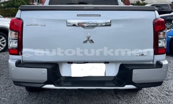 Buy Used Mitsubishi L200 White Car in Asgabat in Asgabat Buy Used Mitsubishi L200 White Car in Asgabat in Asgabat