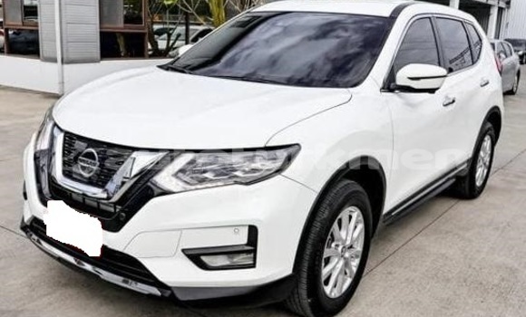 Buy Used Nissan X–Trail White Car in Asgabat in Asgabat