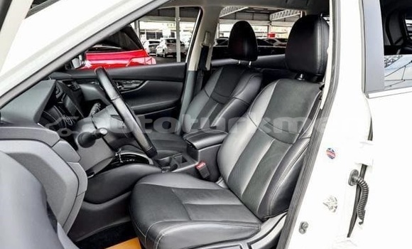 Buy Used Nissan X–Trail White Car in Asgabat in Asgabat Buy Used Nissan X–Trail White Car in Asgabat in Asgabat