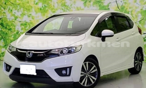 Buy Used Honda FIT White Car in Asgabat in Asgabat