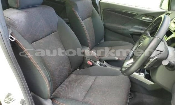 Buy Used Honda FIT White Car in Asgabat in Asgabat Buy Used Honda FIT White Car in Asgabat in Asgabat