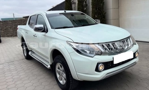 Buy Used Mitsubishi L200 White Car in Asgabat in Asgabat Buy Used Mitsubishi L200 White Car in Asgabat in Asgabat