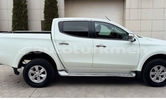 Buy Used Mitsubishi L200 White Car in Asgabat in Asgabat Buy Used Mitsubishi L200 White Car in Asgabat in Asgabat