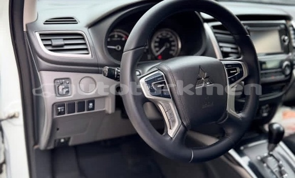 Buy Used Mitsubishi L200 White Car in Asgabat in Asgabat Buy Used Mitsubishi L200 White Car in Asgabat in Asgabat