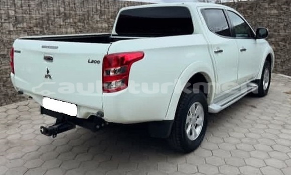 Buy Used Mitsubishi L200 White Car in Asgabat in Asgabat Buy Used Mitsubishi L200 White Car in Asgabat in Asgabat