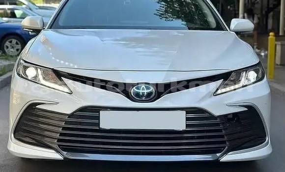 Buy Used Toyota Camry White Car in Asgabat in Asgabat