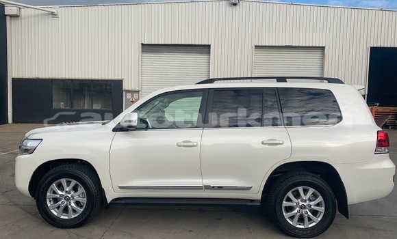 Buy Used Toyota Land Cruiser White Car in Asgabat in Asgabat Buy Used Toyota Land Cruiser White Car in Asgabat in Asgabat
