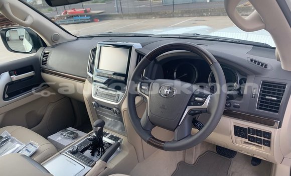 Buy Used Toyota Land Cruiser White Car in Asgabat in Asgabat Buy Used Toyota Land Cruiser White Car in Asgabat in Asgabat