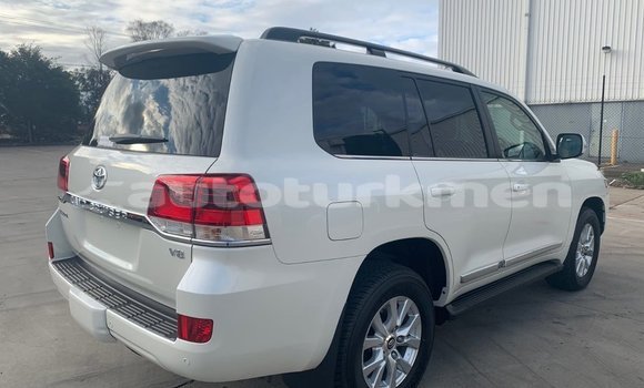 Buy Used Toyota Land Cruiser White Car in Asgabat in Asgabat Buy Used Toyota Land Cruiser White Car in Asgabat in Asgabat