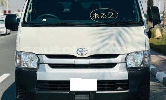 Buy Used Toyota Hiace White Car in Asgabat in Asgabat Buy Used Toyota Hiace White Car in Asgabat in Asgabat