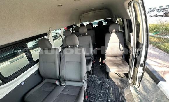 Buy Used Toyota Hiace White Car in Asgabat in Asgabat Buy Used Toyota Hiace White Car in Asgabat in Asgabat