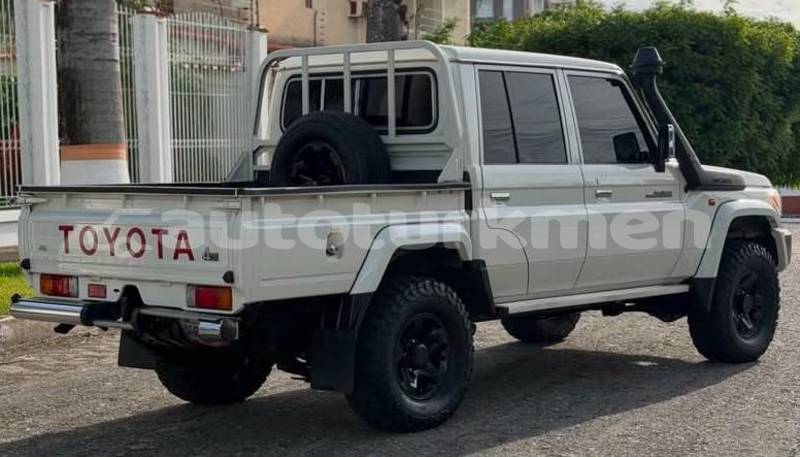 Big with watermark toyota land cruiser asgabat asgabat 4432