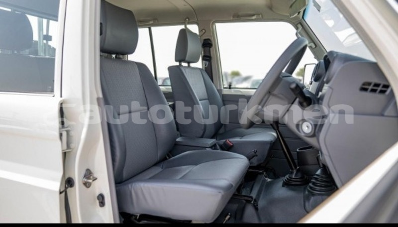 Big with watermark toyota land cruiser asgabat asgabat 4432