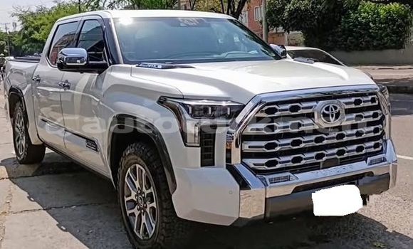 Buy Used Toyota Tundra White Car in Asgabat in Asgabat
