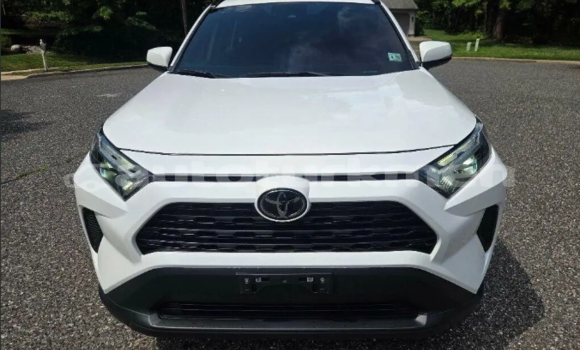 Buy Used Toyota RAV4 White Car in Akdepe in Dasoguz