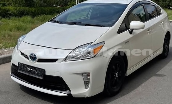 Buy Used Toyota Prius White Car in Asgabat in Asgabat Buy Used Toyota Prius White Car in Asgabat in Asgabat