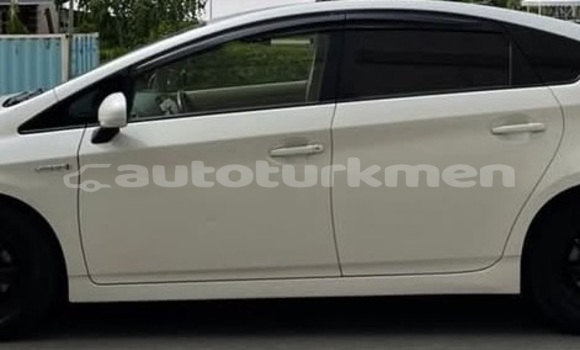 Buy Used Toyota Prius White Car in Asgabat in Asgabat Buy Used Toyota Prius White Car in Asgabat in Asgabat