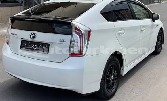 Buy Used Toyota Prius White Car in Asgabat in Asgabat Buy Used Toyota Prius White Car in Asgabat in Asgabat