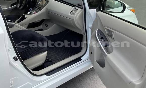 Buy Used Toyota Prius White Car in Asgabat in Asgabat Buy Used Toyota Prius White Car in Asgabat in Asgabat