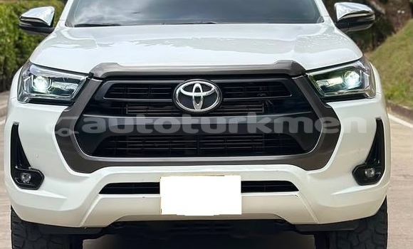 Buy Used Toyota Hilux White Car in Asgabat in Asgabat Buy Used Toyota Hilux White Car in Asgabat in Asgabat