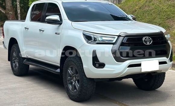 Buy Used Toyota Hilux White Car in Asgabat in Asgabat Buy Used Toyota Hilux White Car in Asgabat in Asgabat
