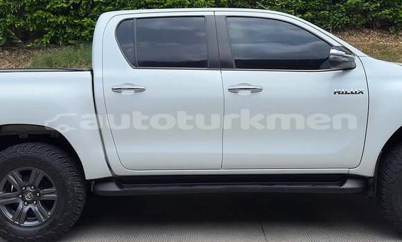 Buy Used Toyota Hilux White Car in Asgabat in Asgabat Buy Used Toyota Hilux White Car in Asgabat in Asgabat