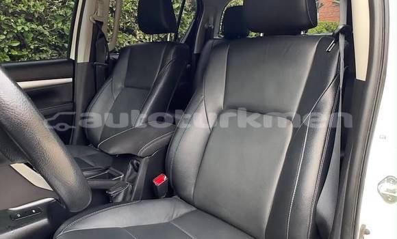 Buy Used Toyota Hilux White Car in Asgabat in Asgabat Buy Used Toyota Hilux White Car in Asgabat in Asgabat