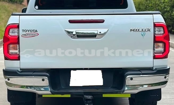 Buy Used Toyota Hilux White Car in Asgabat in Asgabat Buy Used Toyota Hilux White Car in Asgabat in Asgabat