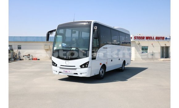 Buy Import Isuzu FTR 850 White Truck in Import - Dubai in Ahal