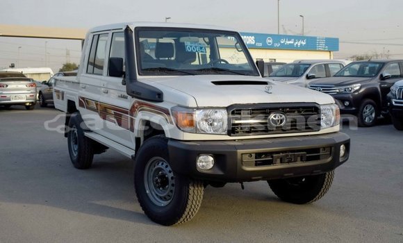 Buy Import Toyota Pickup White Car in Import - Dubai in Ahal Buy Import Toyota Pickup White Car in Import - Dubai in Ahal
