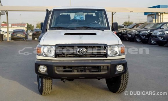 Buy Import Toyota Pickup White Car in Import - Dubai in Ahal Buy Import Toyota Pickup White Car in Import - Dubai in Ahal