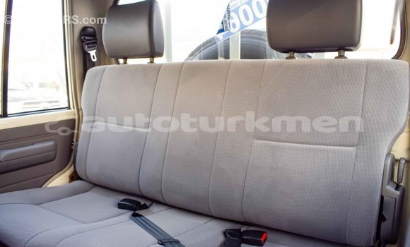 Buy Import Toyota Pickup White Car in Import - Dubai in Ahal Buy Import Toyota Pickup White Car in Import - Dubai in Ahal