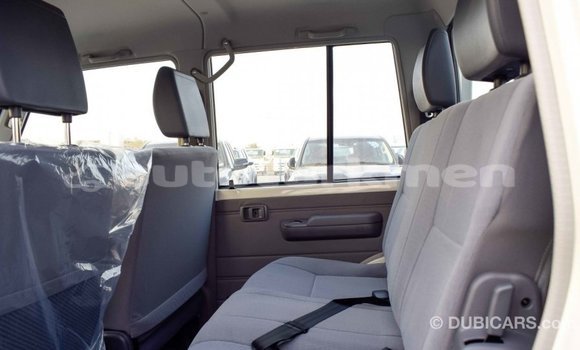 Buy Import Toyota Pickup White Car in Import - Dubai in Ahal Buy Import Toyota Pickup White Car in Import - Dubai in Ahal