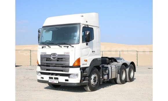Buy Import Hino 300 Series White Truck in Import - Dubai in Ahal