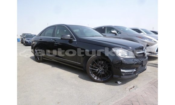 Buy Import Mercedes-Benz 190 Black Car in Import - Dubai in Ahal