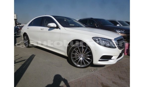 Buy Import Mercedes-Benz 190 White Car in Import - Dubai in Ahal
