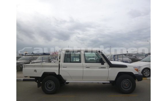 Buy Import Toyota Land Cruiser White Car in Import - Dubai in Ahal Buy Import Toyota Land Cruiser White Car in Import - Dubai in Ahal