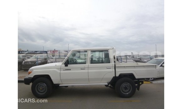 Buy Import Toyota Land Cruiser White Car in Import - Dubai in Ahal Buy Import Toyota Land Cruiser White Car in Import - Dubai in Ahal